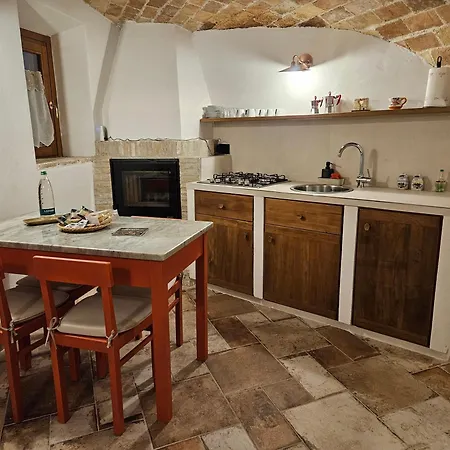 Destasu' Apartments Castel del Monte  Buitenkant foto
